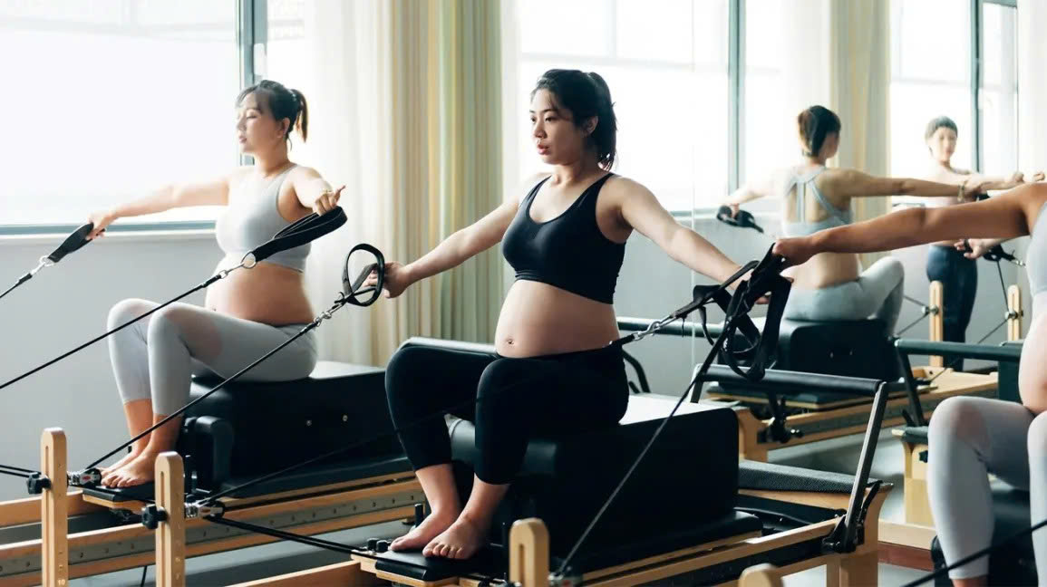 Đau vùng thắt lưng kéo dài Tìm hiểu cách Pilates phục hồi và ổn định cột sống