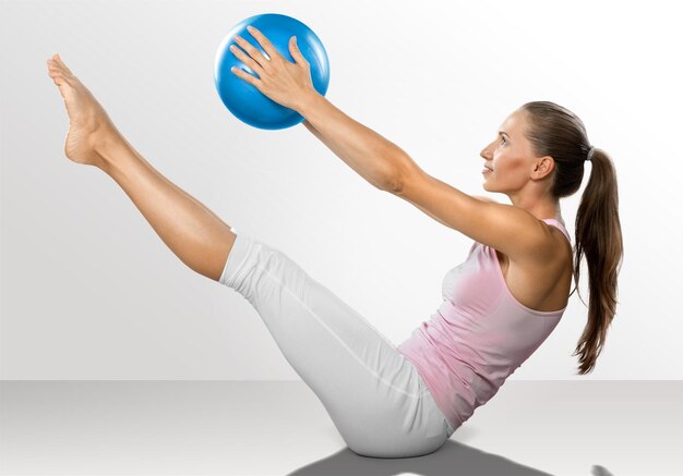 Chuỗi bài tập cùng bóng Pilates giúp kích hoạt cơ lõi hiệu quả 