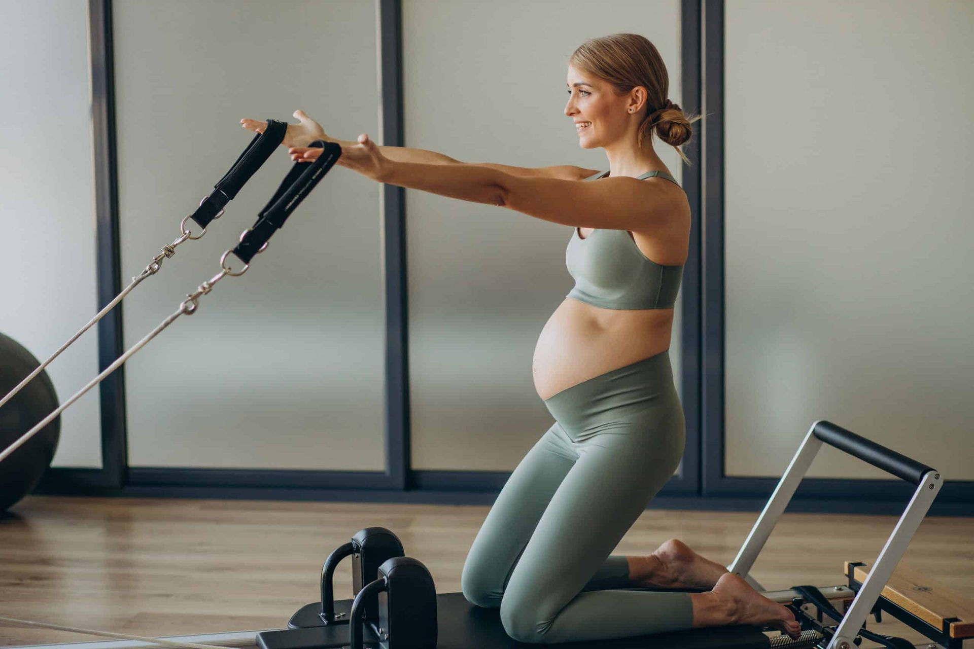 Pilates cho phụ nữ mang thai Bí quyết giữ sức khỏe và tinh thần trong hành trình làm mẹ