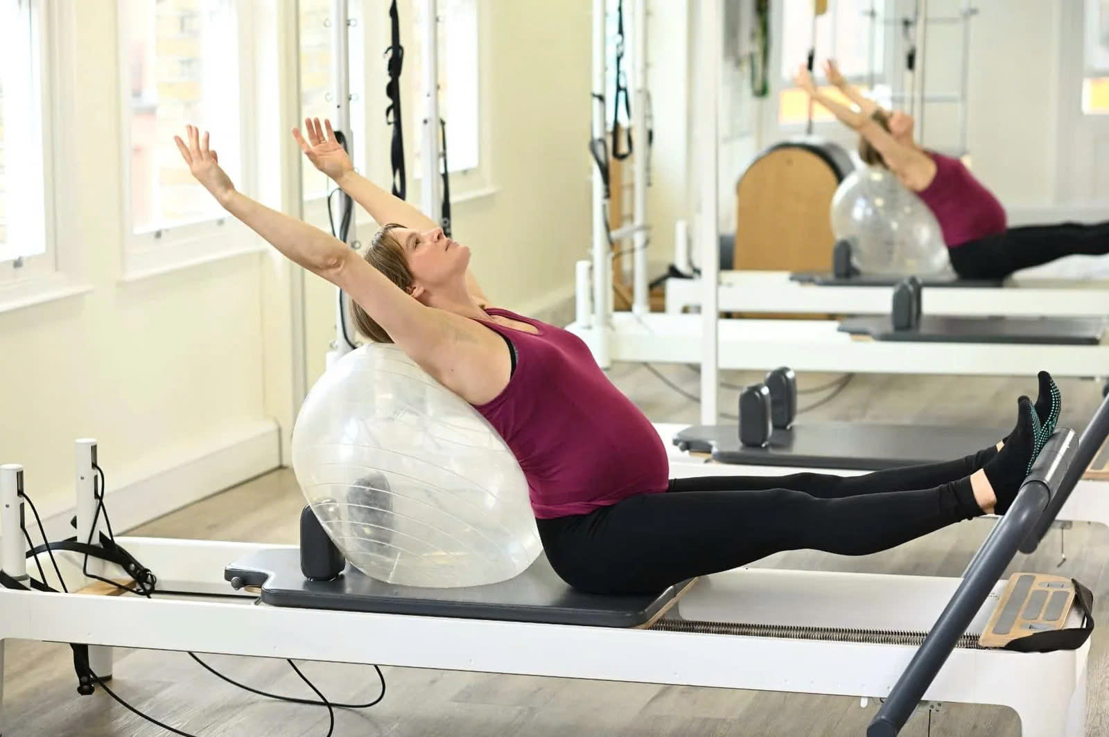 Pilates cho phụ nữ mang thai Bí quyết giữ sức khỏe và tinh thần trong hành trình làm mẹ
