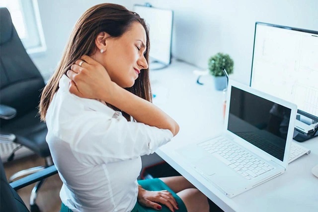 Người văn phòng nên tập gì để cải thiện sức khỏe lâu dài?